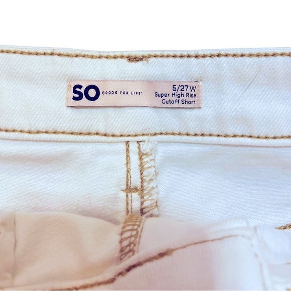 Short Shorts with Embroidered Rainbow ๐ - Picture 7 of 8